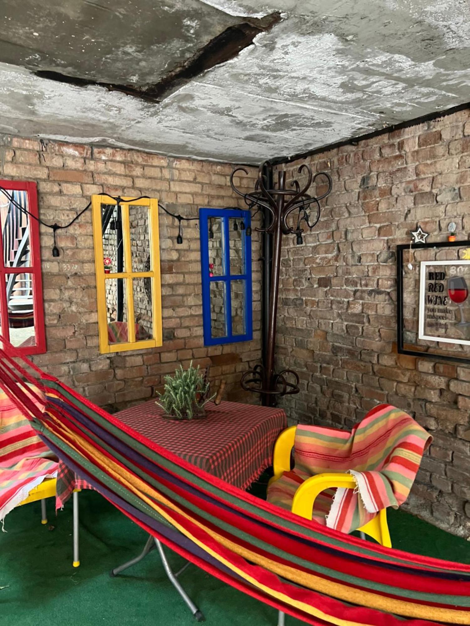 Hostel Nomad Tiflis Exterior foto